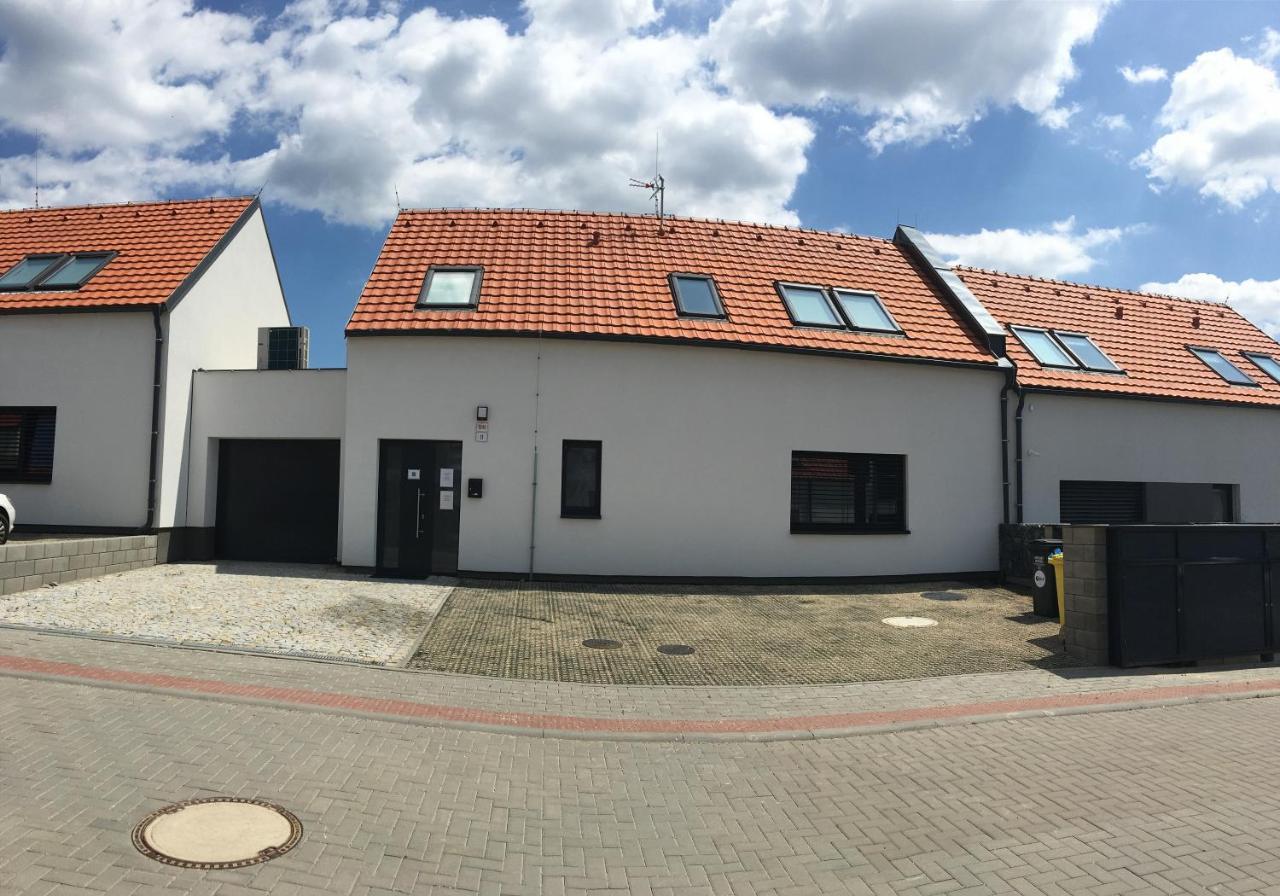 Vilabyt Se Zahradkou A Vyhledem Na Zamek Mikulov Eksteriør billede